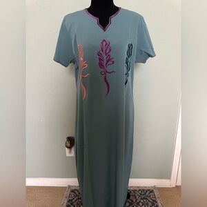 Elegant Teal Floral Embroidered Dress, maxi. Size Large. NWOT.